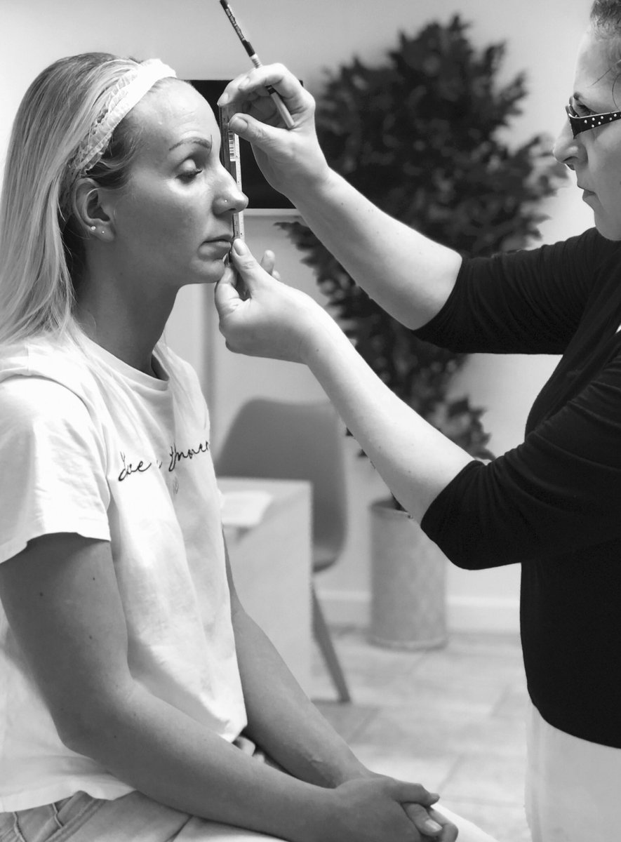 ADORNmakeupACA's tweet photo. SPMU eyebrow training #spmueyebrowcourse #spmueyebrows #spmutraining #spmuacademy #spmucheshire #spmumanchester https://t.co/CKHYBGAjG2