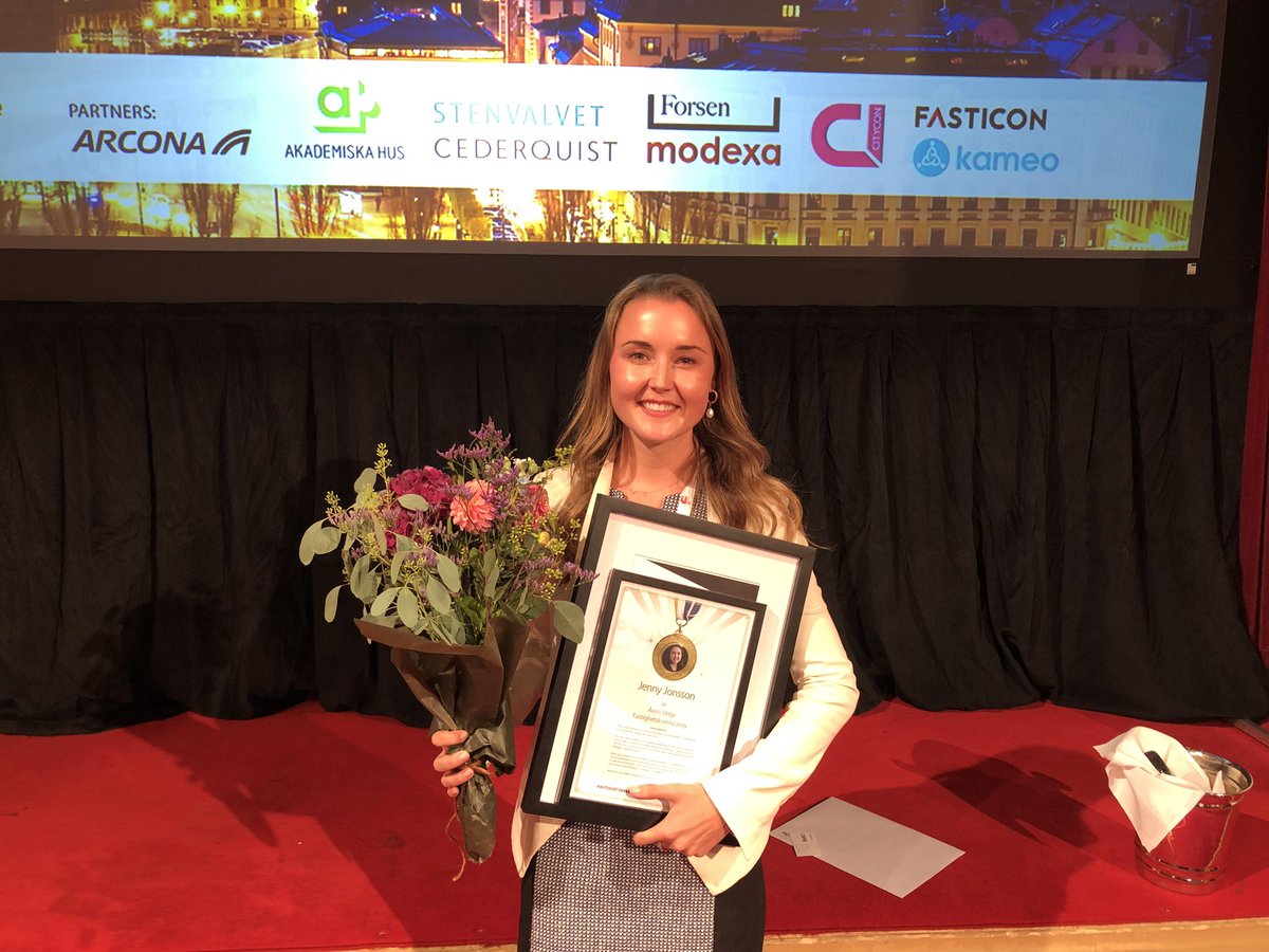FSVE's tweet photo. Årets Unga Fastighetskvinna 2019 är Jenny Jonsson, Byggvesta. #Fastighetskvinnan https://t.co/HcLJjBuli2