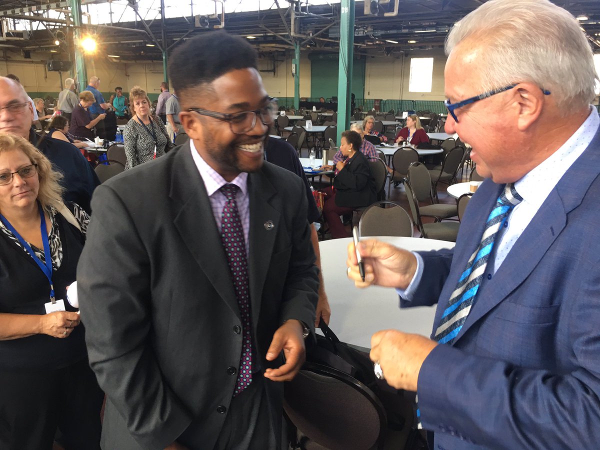 JawsCEOQB's tweet photo. Thanks to the great people from @VWR and the ‘19 PA Procurement Expo and Forum for having me today as their keynote speaker! 

#JawsSpeaks #PublicSpeaking https://t.co/ZO9hmfyKzC