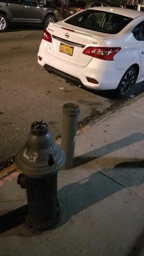 Parked illegally at a fire hydrant, our contributors found (and reported to  @nyc311) a 16th strike by this  #placardperp.The  #placardcorruption is unending. @HowsMyDrivingNY HUC4836:NY?