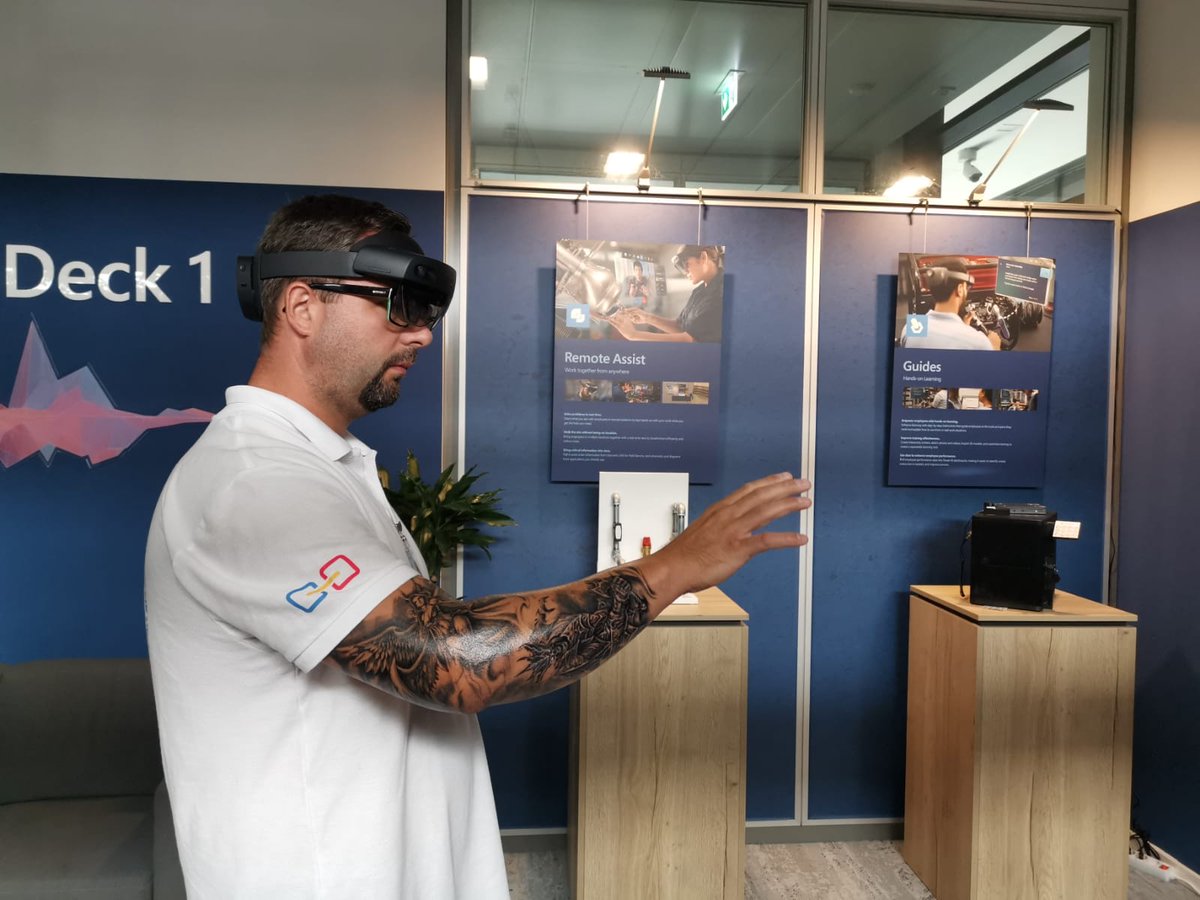 UniTyLab_HHN's tweet photo. Hello @MicrosoftDE 👋 Today we had the great chance to test the #hololens2 at #microsoft in Munich! 😎 Looks nice, doesn't it? Thanks for the invitation. #holodeck1 #unitylab #glasses #wearable #hci #ontour https://t.co/LoGBo44Bfr