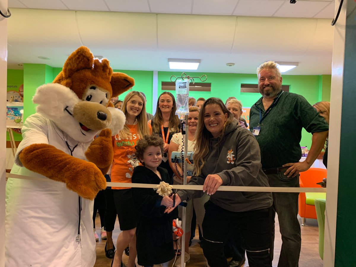 DrFoxLHC's tweet image. Fantastic day opening our new Charity Hub at @Leic_hospital Royal Infirmary with @SamBaileyREAL!! 😃🎈

Thank you so much to Sam and to everyone who swung by to check it out! 😊