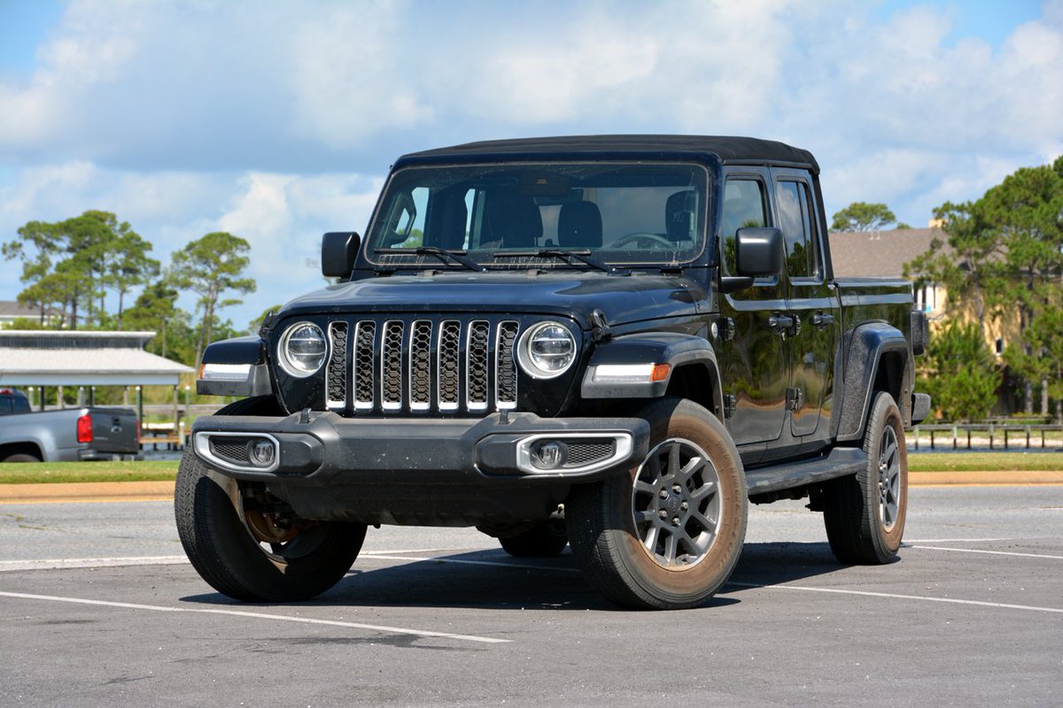 AutoNation's tweet photo. The #Jeep Gladiator Overland is outstanding!

Read our review: https://t.co/6pKBRjH0sM https://t.co/jSKTBhSy6G