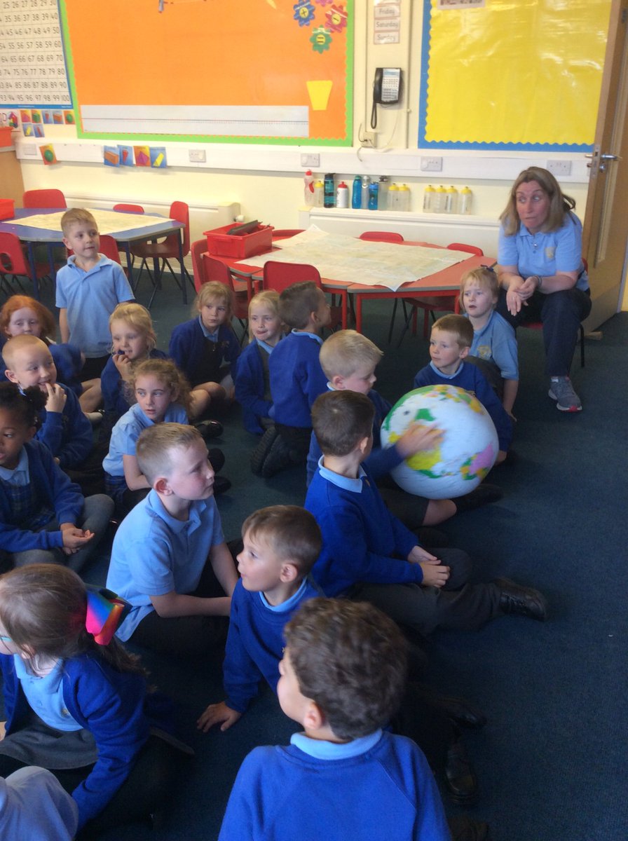 Heapey_Class's tweet photo. Who knew maps didn’t have to be flat? Bouncing Globes are great fun https://t.co/vg5X0THYpp