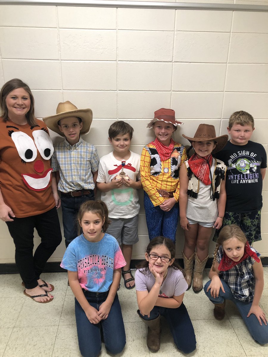 PeeblesCandice's tweet photo. Woody’s Round-Up! #hoco2019 #Day2 #ToyStory @SebastopolElem1 https://t.co/FuzmxBnYNi