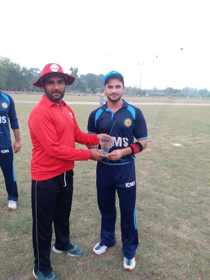 FALCONiF21's tweet photo. congratulations 👉👉@RealSahibzada bro for today“s man of the match #azadicup #peshawar https://t.co/57V182aJJx