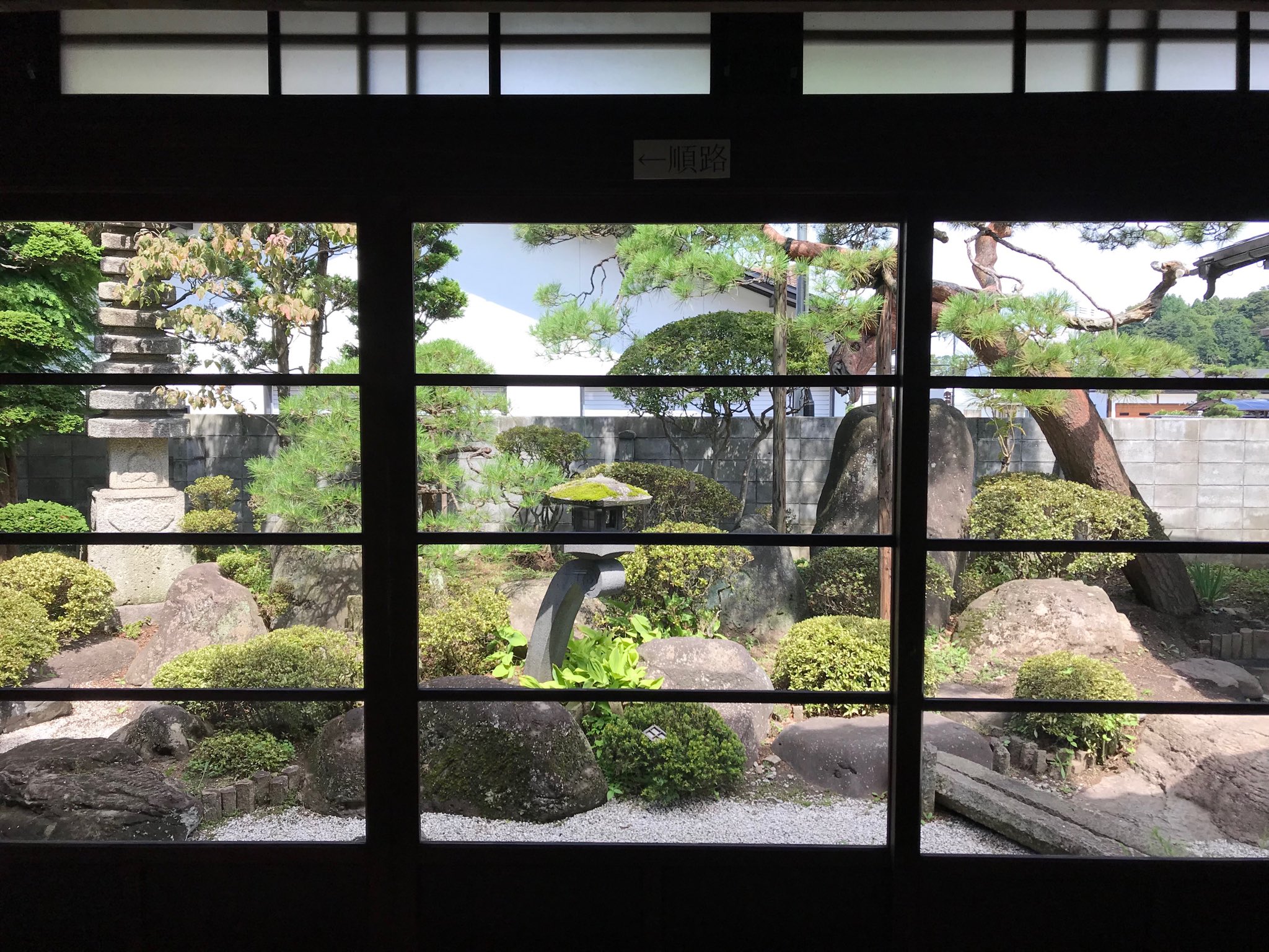 𝐊𝐮𝐫𝐨𝐬𝐚𝐰𝐚 天童市の出羽桜美術館 出羽桜酒造の三代目仲野清次郎が蒐集した主に朝鮮李朝時代の陶磁器と工芸品を中心に 日本画 近代日本美術などを企画展示 建物は仲野清次郎の旧住宅であり国の登録有形文化財にも登録されている明治後期頃の日本家屋