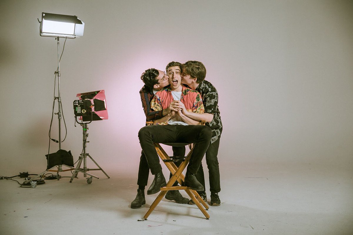 FutureFilmShow's tweet photo. The team behind VESSEL just received the top prize at the @cbcshortfilm Competition! The team receives a $30,000 grant towards their next project 👏👏

VESSEL had it’s World Premiere at #FOFS2019 🥰

Thanks to our friends at @astrolabstudios for creating these 📸 of love 😘 https://t.co/5xruAclWEE