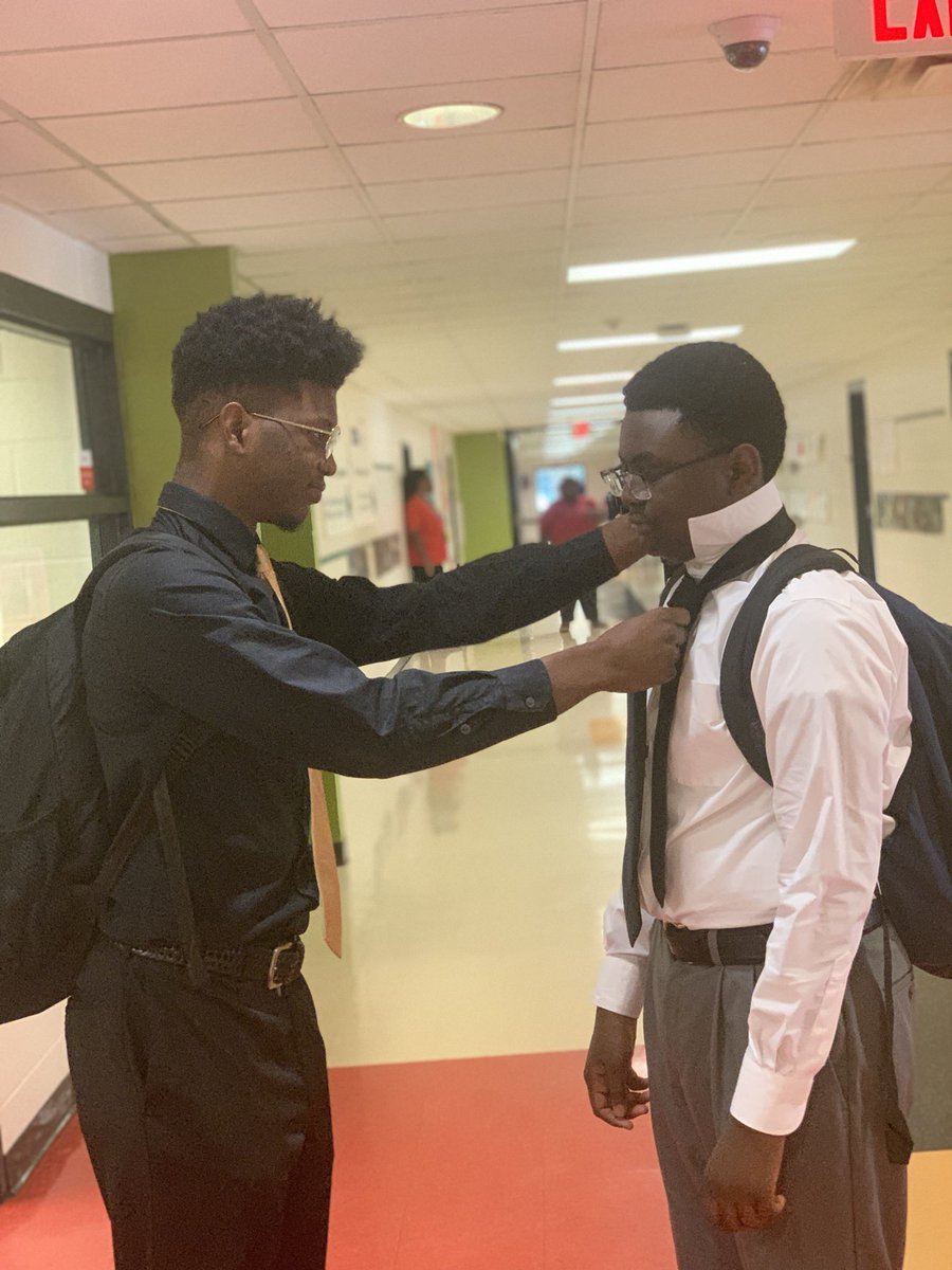 christytechhall's tweet photo. Older brother Jason McMiller who is a member of YMA ensuring that younger brother Jalen is set and ready for their afternoon Jr. YMA meeting!#showingsupport #scs @SCSMsPrice @pmubenga https://t.co/NbUZDBfa36