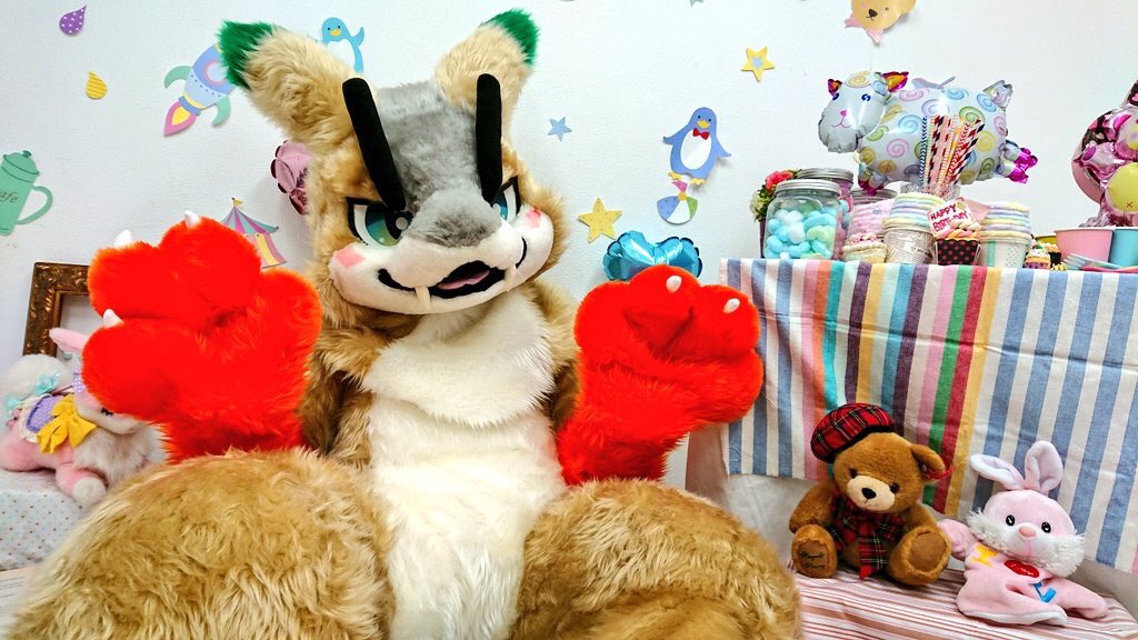 nimonimo0's tweet photo. 本日でじゃがにが一歳になりましたーっ！！！
あっという間すぎてもう1年経っちゃいました🥔
これからもちょこちょこイベントに出没すると思うんでどうぞよろしくお願いしますー٩(ˊᗜˋ*)و https://t.co/Oqnw4cEbQg