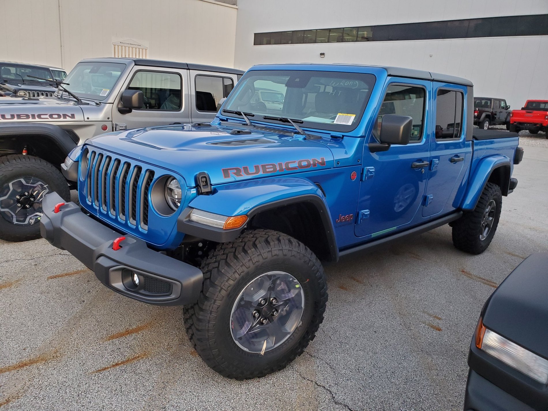 Jeep Gladiator Forum First Looks At Gobi And Hydro Blue Jeep Gladiator Off The Ilne T Co Mptsghx3p7 Jeep Gladiator Forum First Looks At Gobi And Hydro Blue Jeep Gladiator Off The Ilne T Co Mptsghx3p7