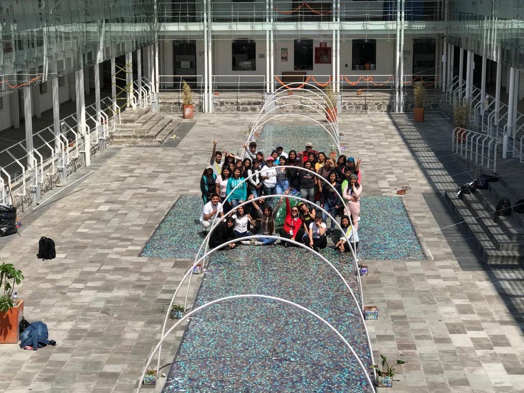 BellaBelAg's tweet photo. #SomosTuFuturo
#YoCreoModa
#IstYavirac
#Ñucanchipac 2da Edición 
#GalaCultural19
Diseño Pasarela #Galapagos 
Excelente equipo de estudiantes en el proceso de montaje de la pasarela https://t.co/SxrkyPULEu
