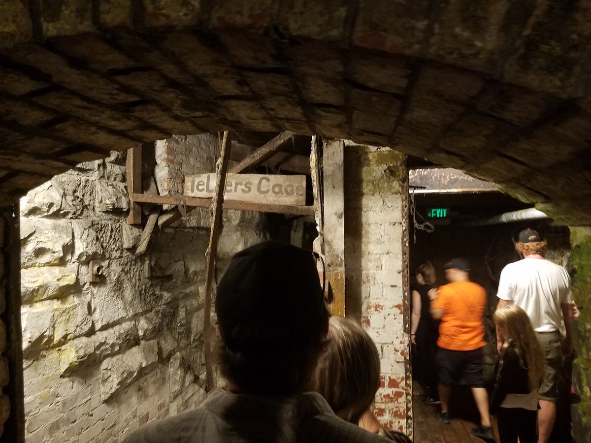 JaredBe79830877's tweet photo. Seattle Underground  #PCBSFamily19 #historyofbanking https://t.co/Km5CFF704Y
