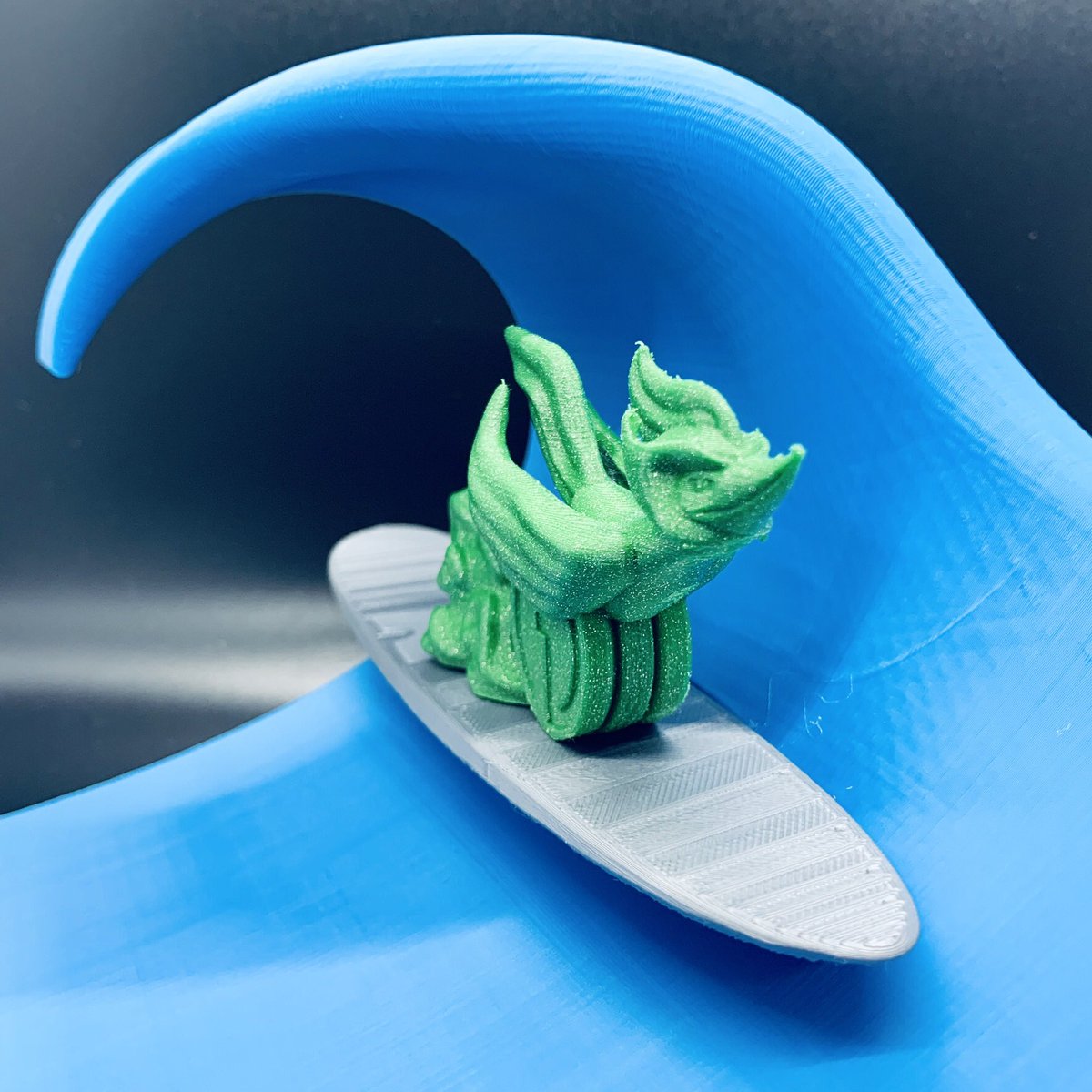 crussty's tweet photo. It’s still #WaveyWednesday right? So who wants a sneak peak at the latest @Bugman_140 #FilRunner diorama for the End of Summer @FilamentOne ProFi Box????
Printed on the @3DArtillery X1 with @FilamentOne filaments at 0.2mm layers.
Coming soon to a #BoxNearYou!
#ShareLearnGrow!! https://t.co/iqrLi3J2Ul