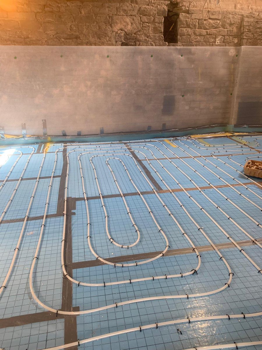 dragon_heating's tweet photo. Insulation, UFH &amp; Screed project completed today! 
Approx 96m2 in total.
Installed locally in Huddersfield 👍
120mm Insulation, Ufh System &amp; 55mm Cemfloor flowing Screed.
Screed pics to follow!😍👷‍♂️😇
#goodjob #team #Dragoninstallers #underfloor #insulation
'#screed https://t.co/MW624e3IGo