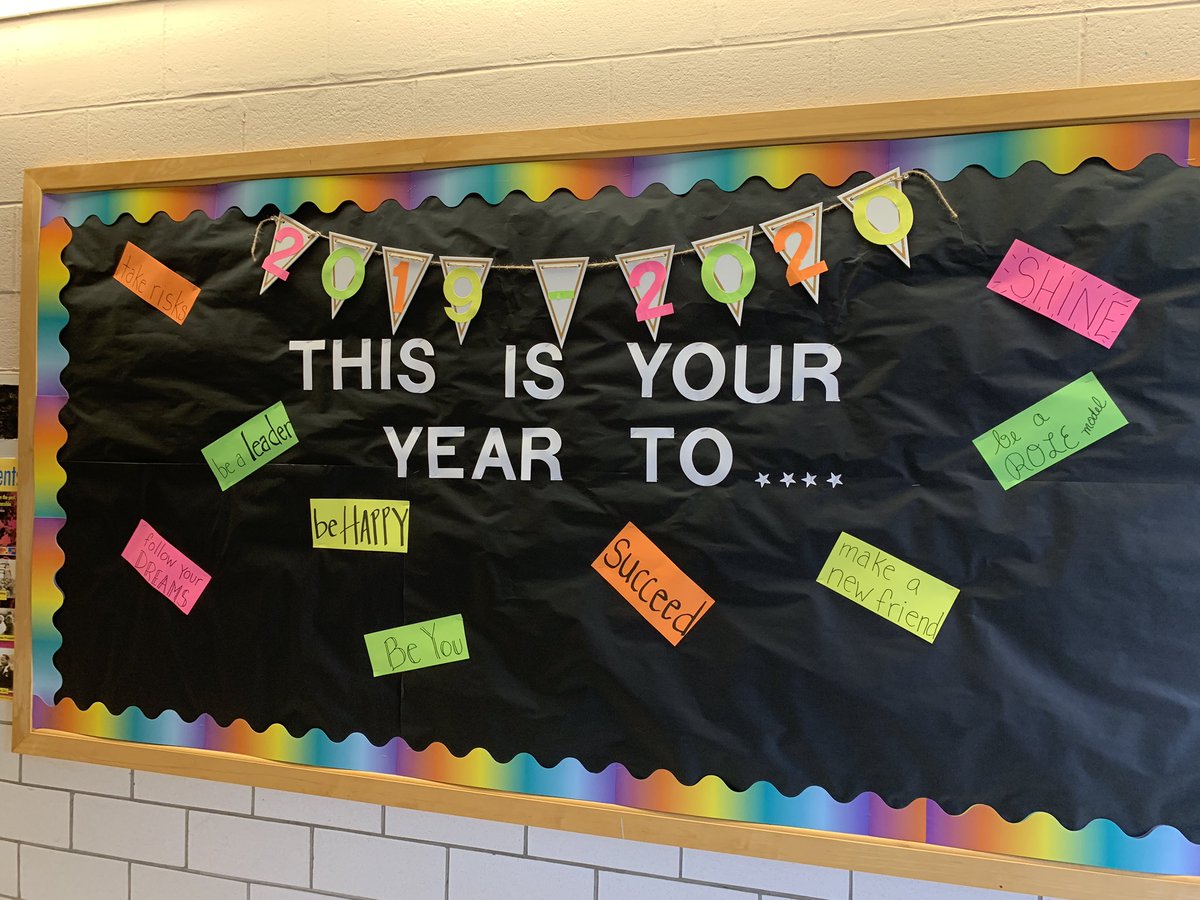 PemSch_news's tweet photo. This is your year to..... succeed, be you, be happy, shine, make new friends.... #WallsofOurHalls. #WednesdayWisdom #TitanPride https://t.co/bgUkbA7UsV