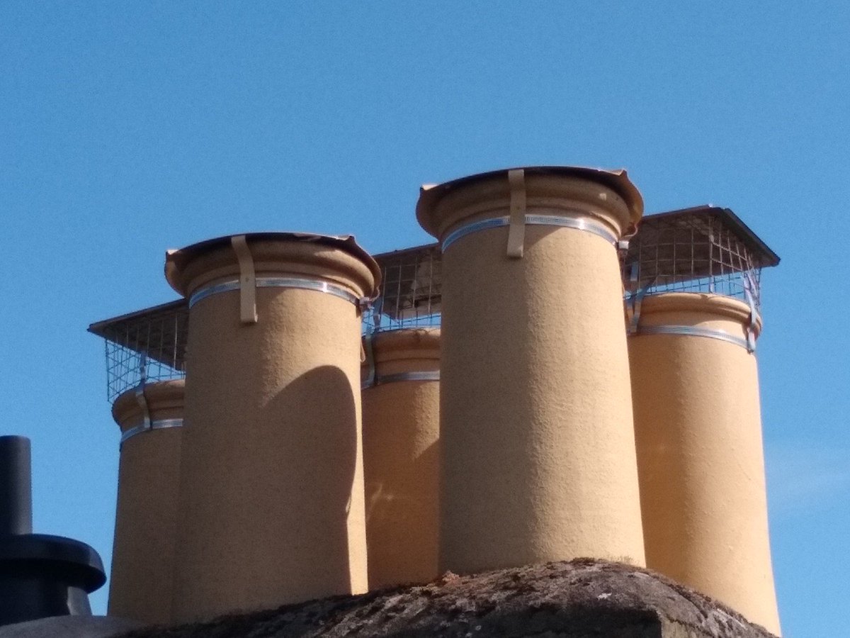 HotFlue's tweet photo. Atop the stack, we also deal with pots, cowls, bird guards and repairs. Michael &amp; Rob have a head for heights, love a risk assessment and have all the PPE and insurance necessary to safely and legally perform these jobs. For caps and cowls we use #brewercowls. https://t.co/FouR5rqen4