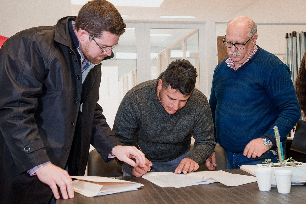 Entregamos en comodato 12 nuevos terrenos en el Parque Hortícola.
Estas plazas se suman a las 16 entregadas anteriormente y permitirá a más de una docena de familias paranaenses continuar la producción de frutas, verduras y hortalizas, y también comercializarlas en la región.