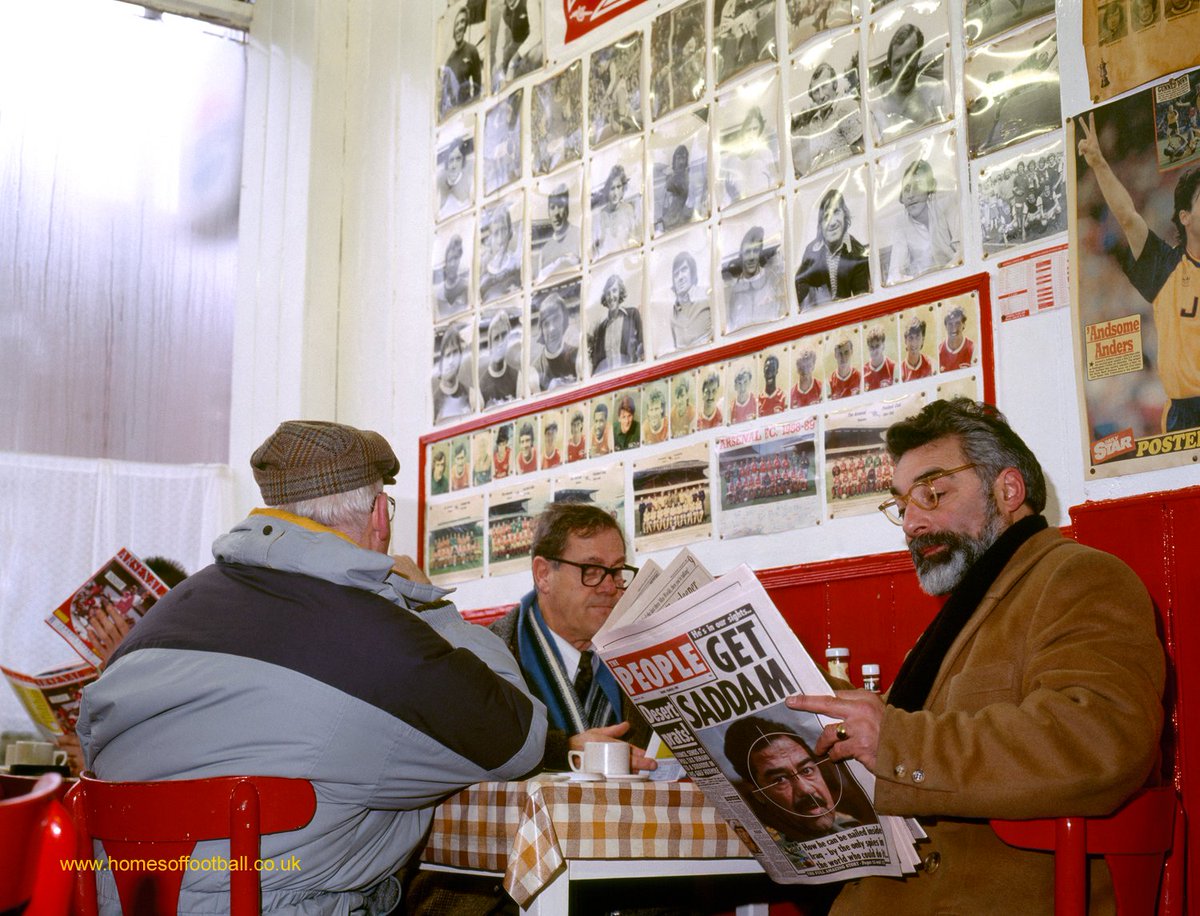 Olde England. Arsenal cafe, 1991#afc©stuartroyclarke