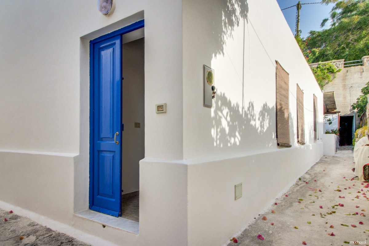 Muchosoluk's tweet photo. Make this lovely seafront home yours and experience a truly Italian island getaway in Lipari, Sicily👉https://t.co/ywGjyYDsJF
*
#sicily #Sicilia #Italy #holidays #SummerVibes #Rentals https://t.co/WAxbH6jc48