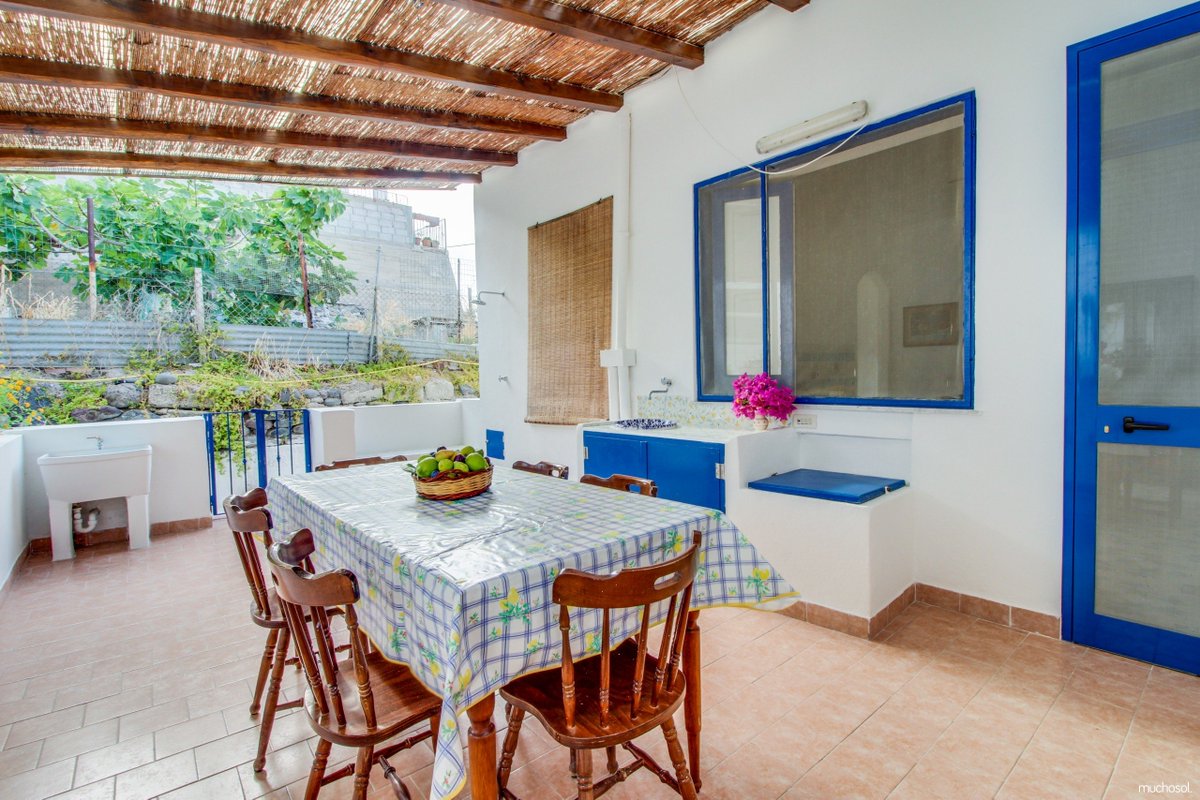 Muchosoluk's tweet photo. Make this lovely seafront home yours and experience a truly Italian island getaway in Lipari, Sicily👉https://t.co/ywGjyYDsJF
*
#sicily #Sicilia #Italy #holidays #SummerVibes #Rentals https://t.co/WAxbH6jc48