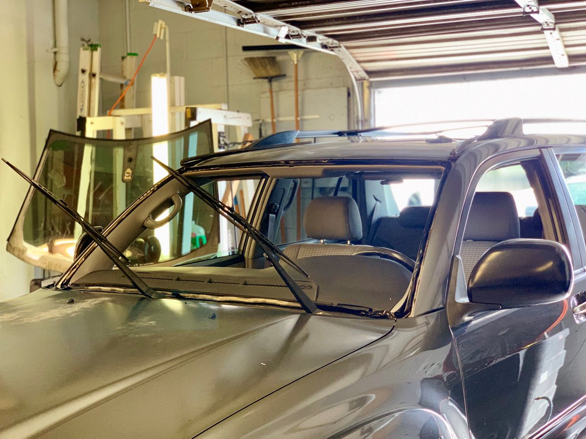 AGD AutoGlass & Tint (@agd_autoglass1) on Twitter photo ➡️ Cracked windshield??
We can Help!!
Quality windshield replacement!!
📲Call Now!! 480-289-5108 or Text!! 480-388-3235 ➡️ Cracked windshield??
We can Help!!
Quality windshield replacement!!
📲Call Now!! 480-289-5108 or Text!! 480-388-3235