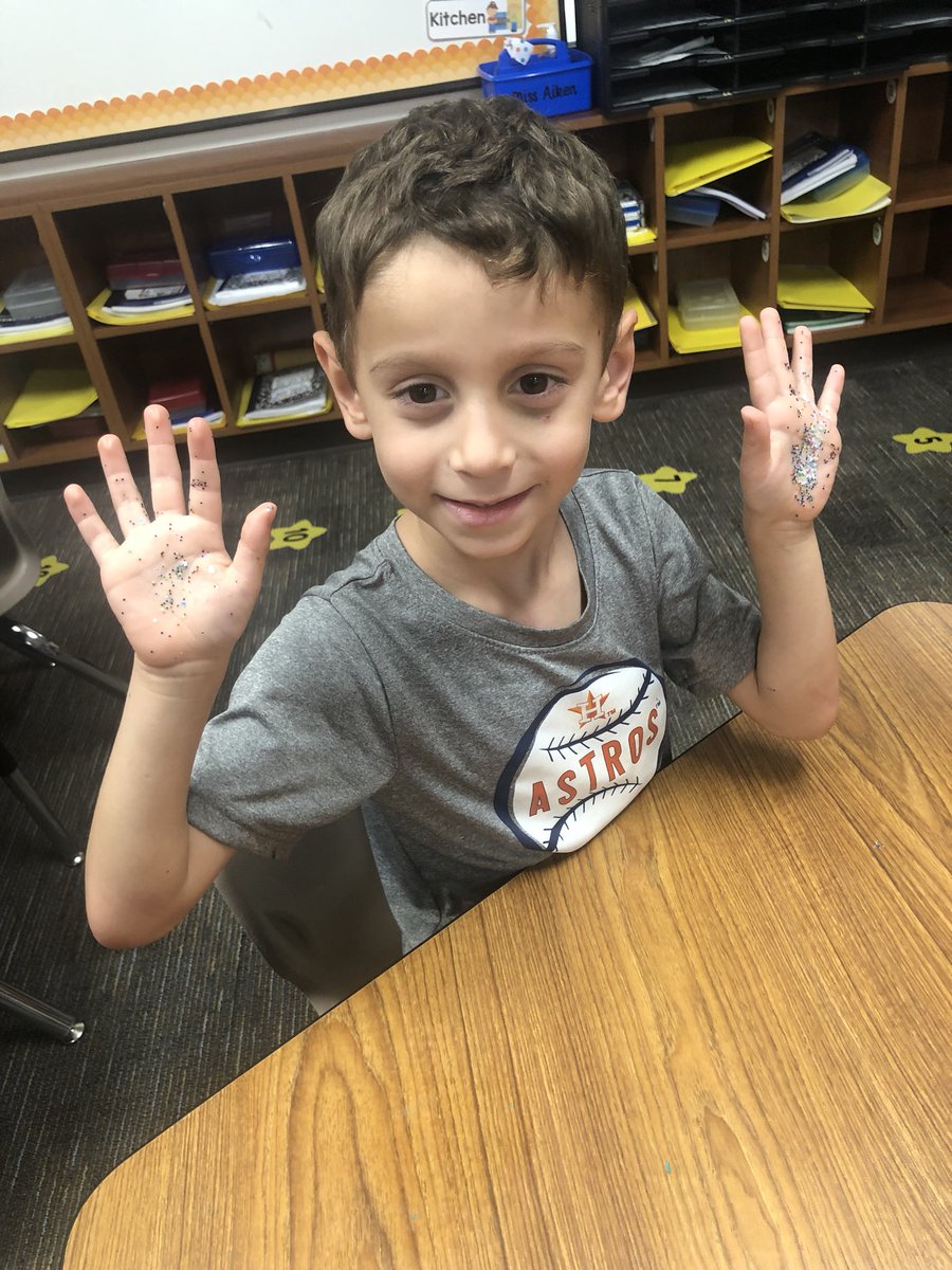 We used glitter to show how germs can spread in our classroom! #MJEkinder