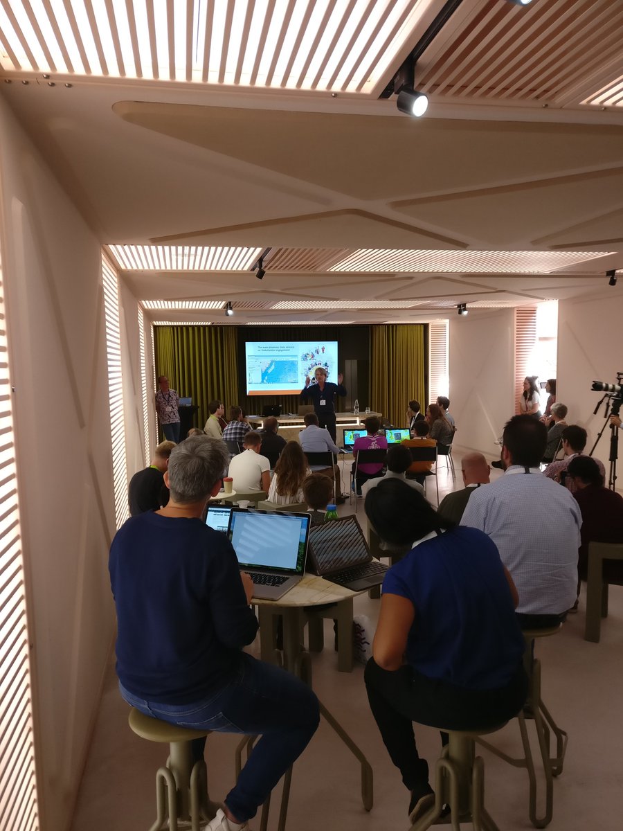 EMODnet's tweet image. Right now, the exciting #MarineSpatialPlanning Challenge Simulation Platform demo is happening, thanks to @bredauas. #MSP #OpenSeaLab