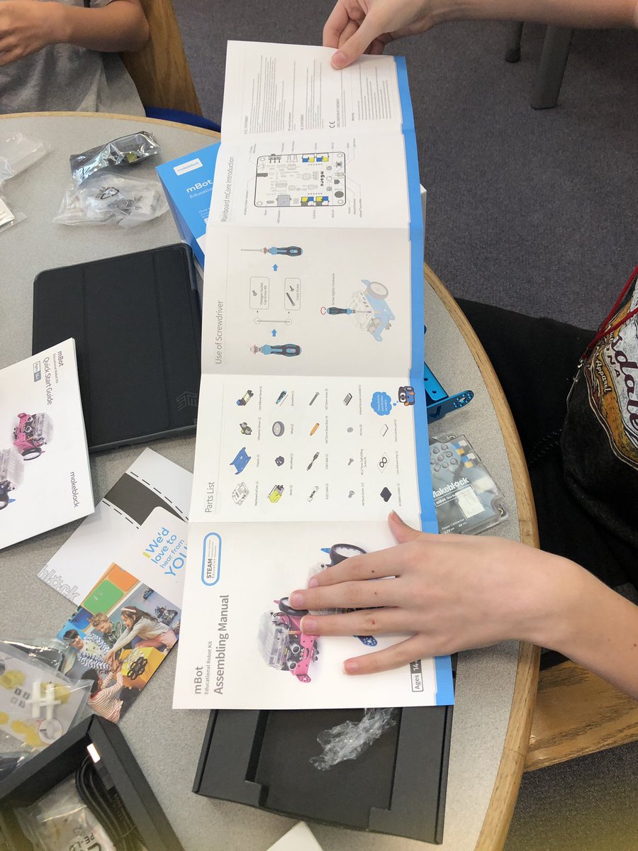svmsra's tweet photo. Building and Coding Makeblock Robots! Mr. Miller and Ms. Lesney challenged 7th graders to complete this project! @SauconValleyMS @pamdobs @JamesPDeegan @TomHalcisak @colbej 
#makeblock #STEMeducation #problemSolving #determined https://t.co/Q9Ys1A1bWL