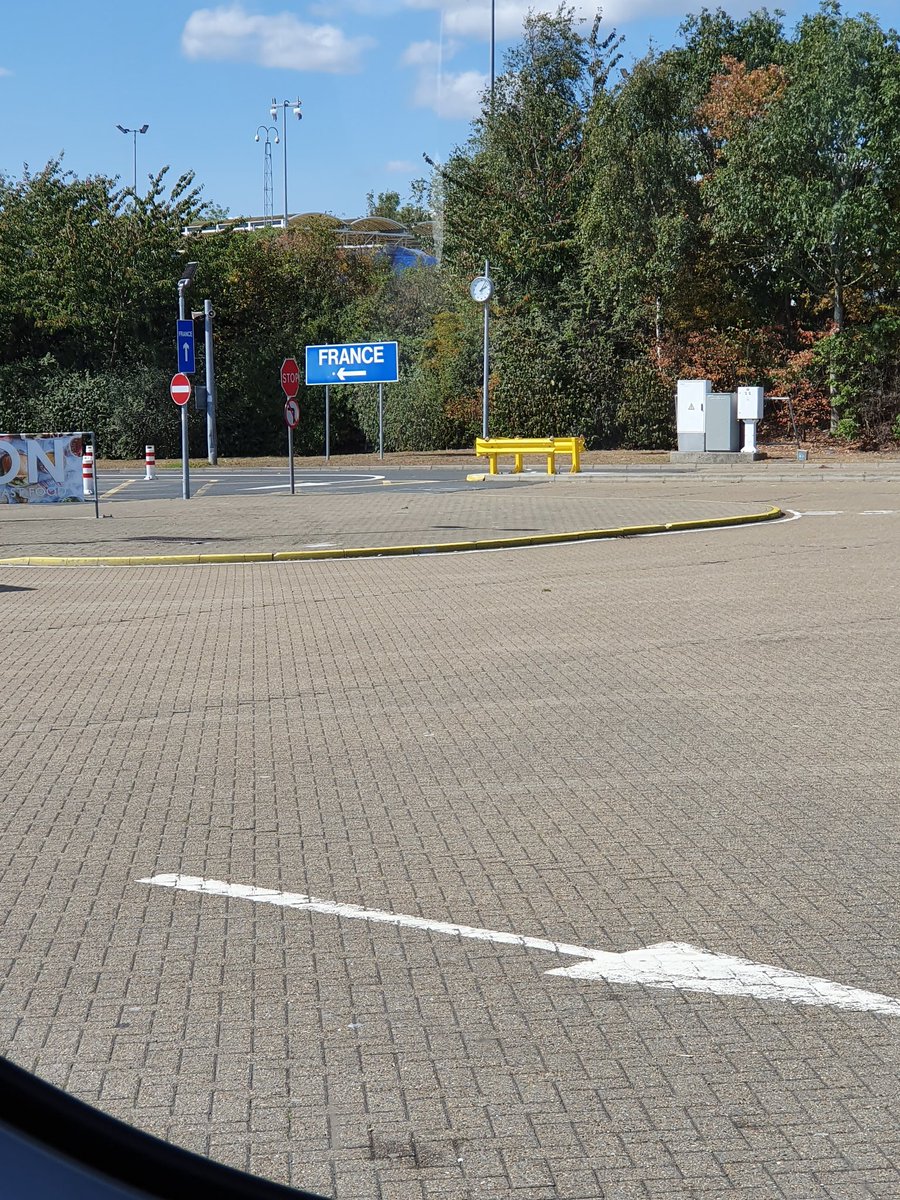 OutdoorDaveGB's tweet photo. @scottiebateman My #WorkWindow today sat in my @IVECO truck waiting 3 hours to get on the @LeShuttle on my way to #Rendsberg (North Germany) taking #rowing boats for the @BritishRowing Team to race the Hansa cup against Germany on Sunday https://t.co/zyltW0970x