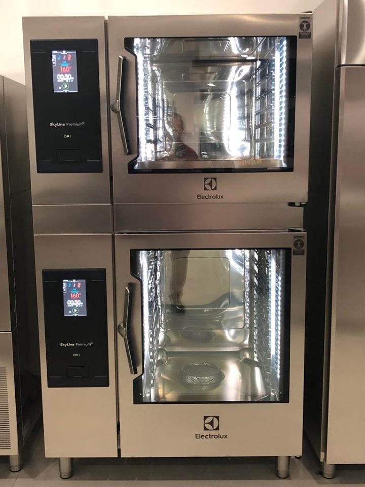 توییتر \\ Electrolux Pro IT در توییتر: «Non è solo un #forno, ma una vera e  propria #soluzione definitiva per il tuo lavoro grazie ad un servizio di  assistenza sempre pronto ed