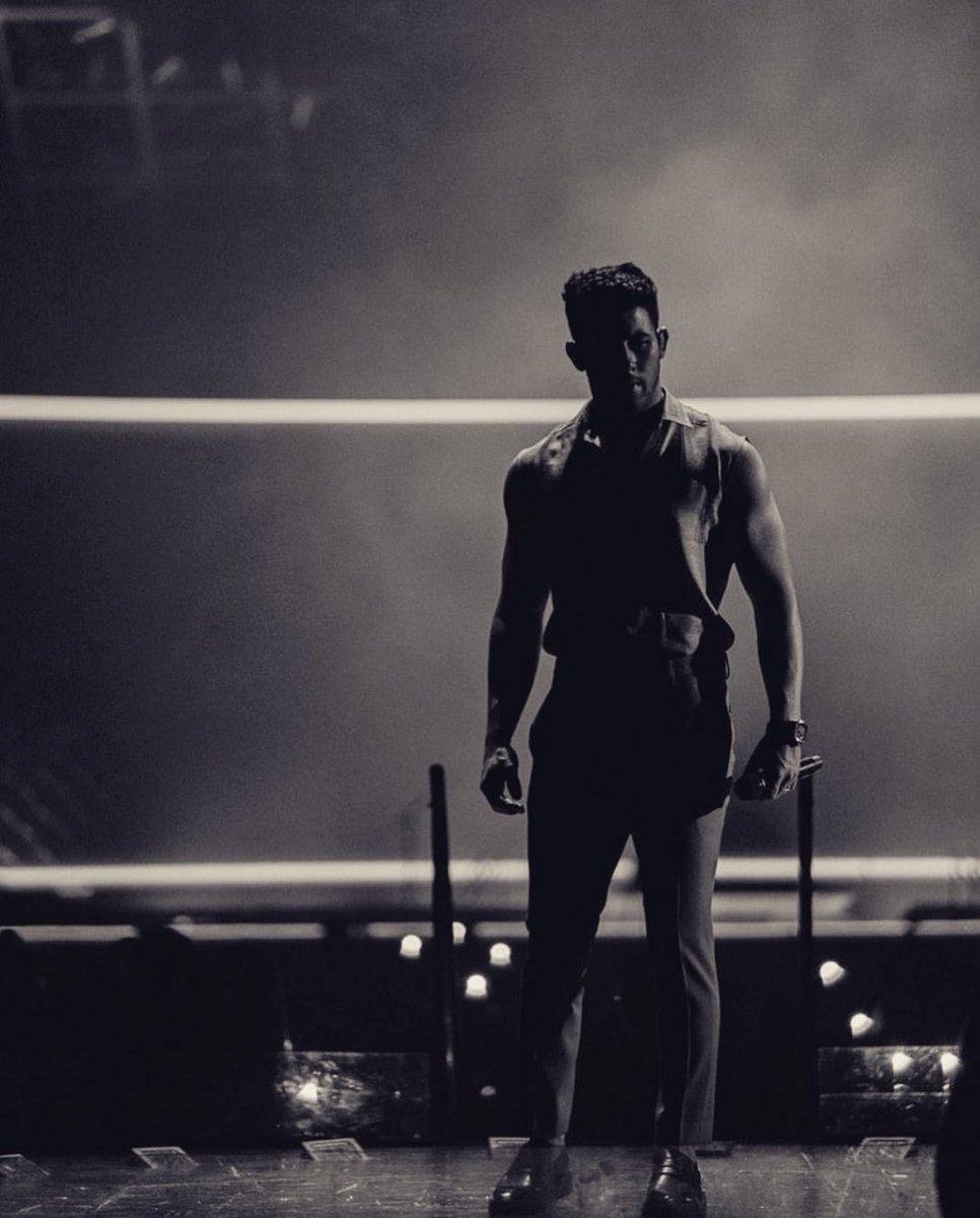nickjonas's tweet photo. Pittsburgh. Thank you. #HappinessBeginsTour https://t.co/vU2mHADex8