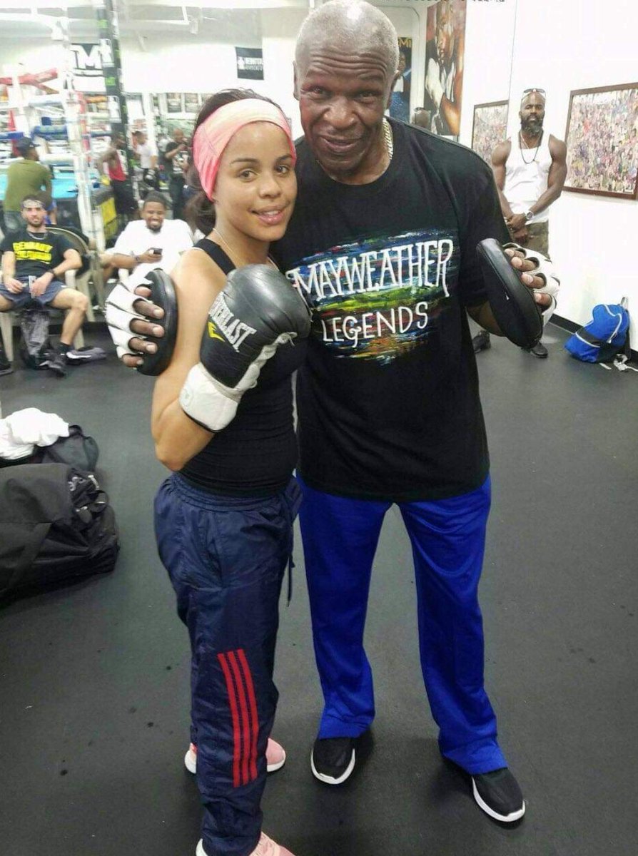 ThabisoMosia's tweet photo. Our hearts are bleeding...Join us tonight on #SAFMSportOn as we remember our boxing and karate Champion Leighandre Jegels who was brutally shot and killed by her boyfriend last Friday. #RIPBabyLee @SAfmRadio 7-8pm https://t.co/kwjPl5Tmhi