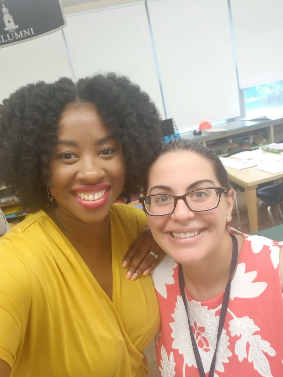 CovngtonScience's tweet photo. First day of school and we are excited!!!! @MsDaScience #ems2019 #mrscovingtonsclassroom @edison_central6 #WO2World https://t.co/a3N1LOj1mK