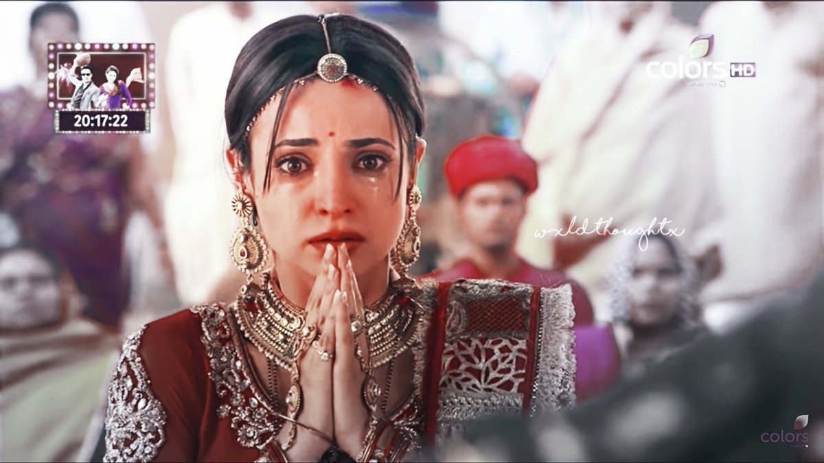 Can i give Paro a tight hug. My girl didn't deserve this cold shoulder from her loved ones.  #SanayaIrani