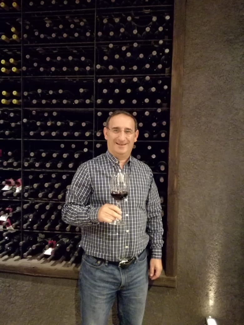 José Spisso, enólogo de la bodega Alfa Crux, será protagonista del ciclo Entre Copas. Todos los detalles del evento en <a href="/YoInvitoMza/">Yo Invito 🍷🍽</a> 👉bit.ly/2kuMpVN