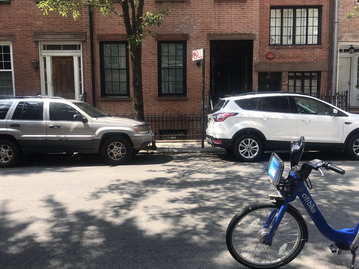 chatsWithGeorge's tweet photo. 75½ Bedford Street @CitiBikeNYC #CitiBikeSummerContest https://t.co/eO3B5pyWCd
