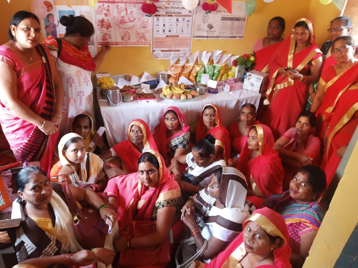 PHathras's tweet photo. कुपोषण पर होगा प्रहार ।
हर घर मनेगा पोषण त्यौहार।।

Hathras is celebrating #SuposhanSwasthyaMela on day 4 of #PoshanMaah2019. The entire ICDS along with Health deptt is determined to make Hathras malnutrition free. 
@POSHAN_Official @MinistryWCD @dm_hathras @SPreraks @icds_up https://t.co/wFWardD31A