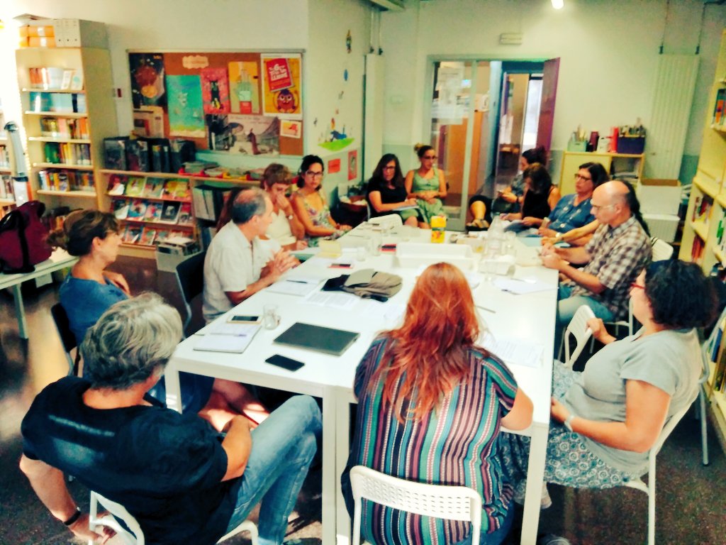 CongresEP's tweet photo. Començem setembre preparant l'acte del proper 5 d'octubre al matí. Apunteu-vos la data a l'agenda. El #CongresEducacioPublica arriba en breus! https://t.co/qkPEmMYhUF