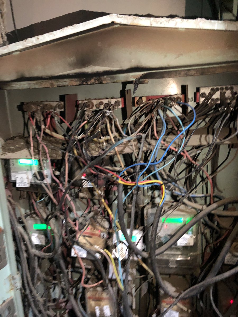 18singhkuber's tweet image. request ref no 17071721 has been registered at 2019-09-04 21:48:40 - DS MODEL TOWN (SPL) DIVN. Fire in meter box . Help immediately @PSPCLPb @CMOPb @capt_amarinder