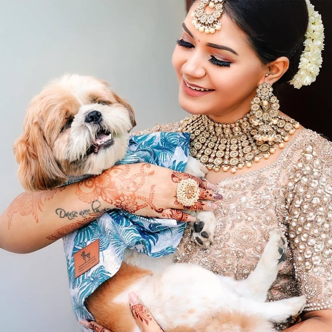 MonsoonWeddings's tweet photo. Picture? But not without my little muchkin๐พ
.
.
#royal #bridechilla #pawperfect #dogs #monsoonweddings #indianweddings #mehendilook #mehendifunction #indianweddingblog #indianfashion #indiancouture #weddingphotographer #weddingphotography https://t.co/sO2LRiG2AZ