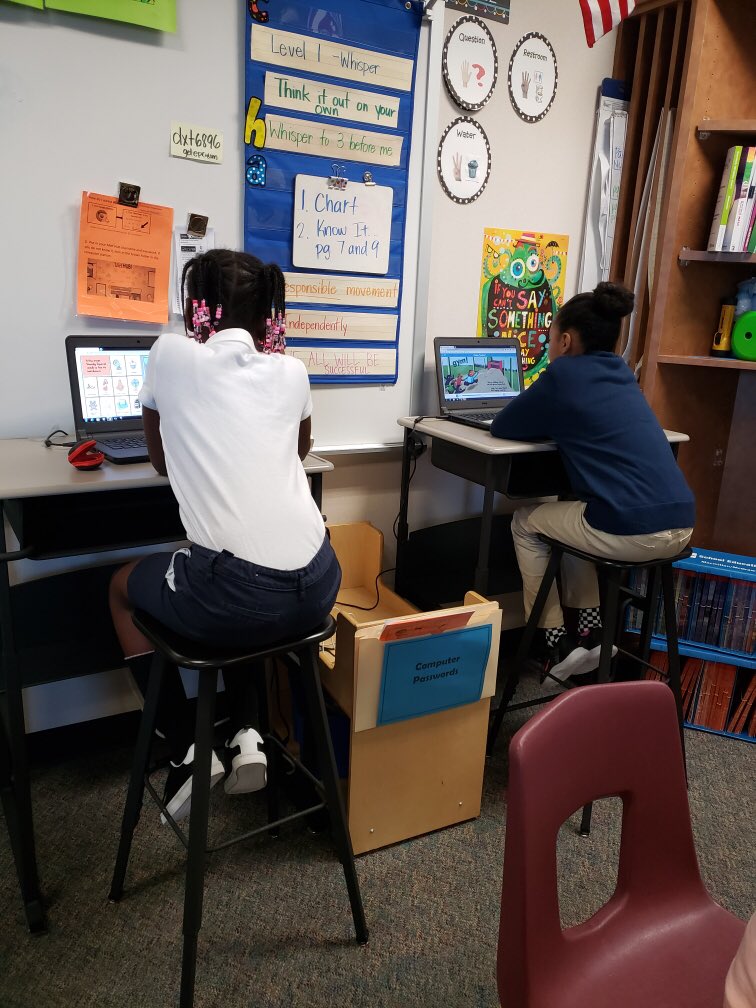 HolmquistES's tweet photo. @arria_glover ‘s #HMQ3rd using technology to extend their learning in language arts #BlendedLearning @LINC_PD https://t.co/0cT6JLZcIa