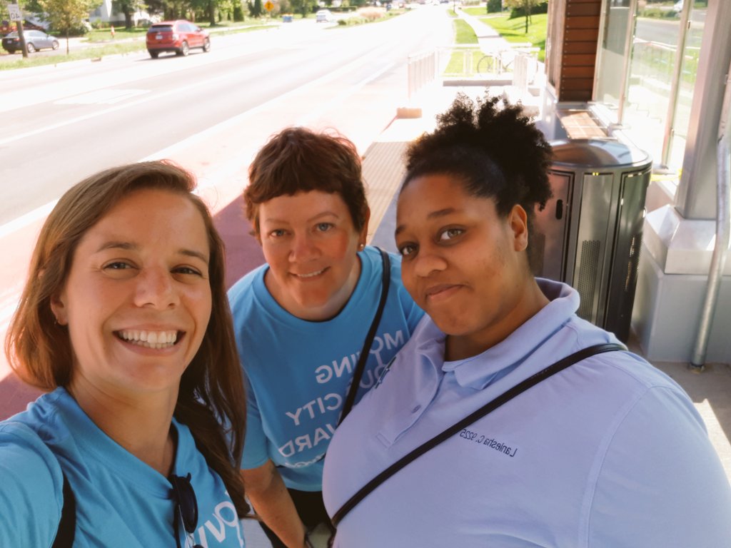 IndyMNAs's tweet photo. The #RedLine is up and running. Volunteers and @IndyGoBus staff are helping riders find their way and answer questions. #MNAMo https://t.co/VfVRkUROG0