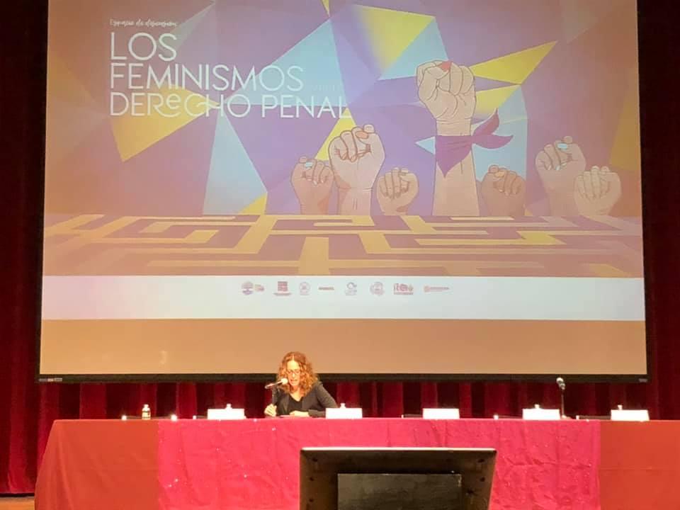 CirculoAnalisis's tweet image. Inicia  los feminismos ♀️ ante el derecho penal ⚖️

“El tema que nos reúne es hablar sobre la utilidad del derecho penal y las políticas criminológicas” 

@CIEGUNAM  @ppinocenciamx  @intersectaorg  @EquisJusticia  y Red de Abogadas Indigenas