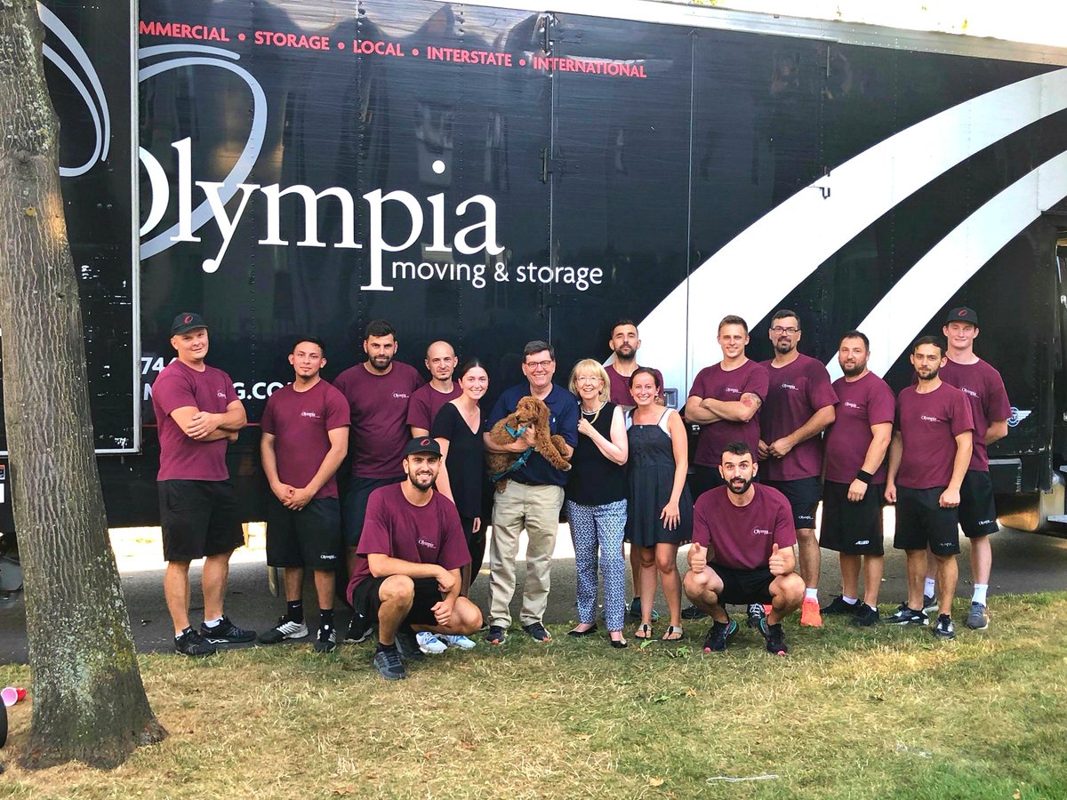 olympiams's tweet image. A happy family the Olympia team moved in Cambridge, MA!
#BostonMovers #BostonMoving