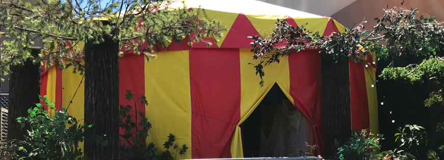 Horror_Buzz's tweet photo. Take a look inside the Killer Klowns from Outer Space maze being constructed for @HorrorNights  at Universal Studios Hollywood! https://t.co/QoyfYvT9BZ https://t.co/UhsNKopCgE
