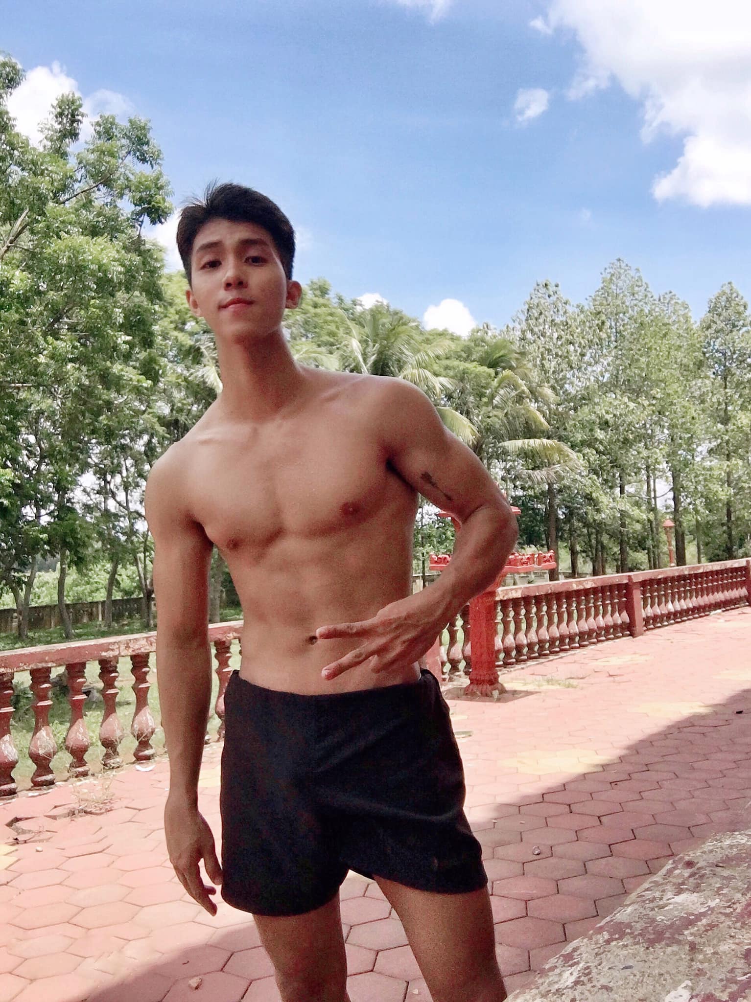 Boy SG44789 on X: #Gaymen #LGBTwiter t.coyCFFJIEJ0M  X