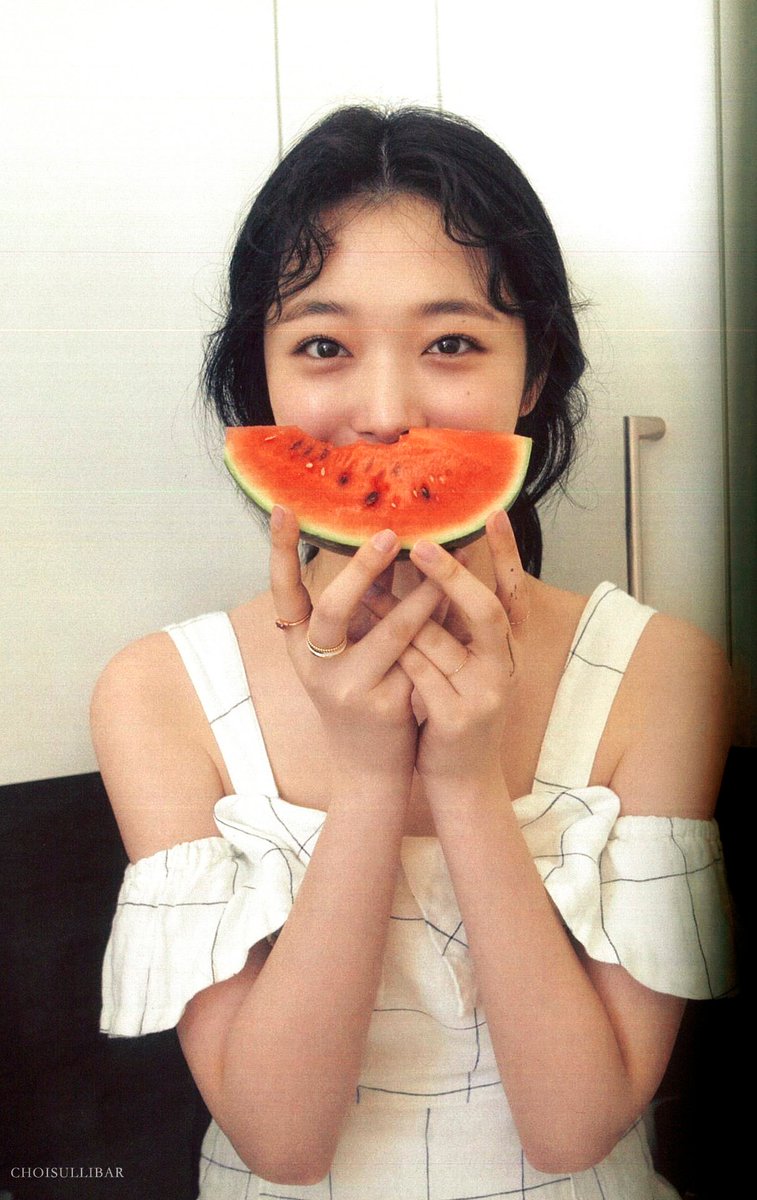 jinriora's tweet photo. today we celebrate the mother peach #14yearswithsulli https://t.co/RgFxpWRqW0