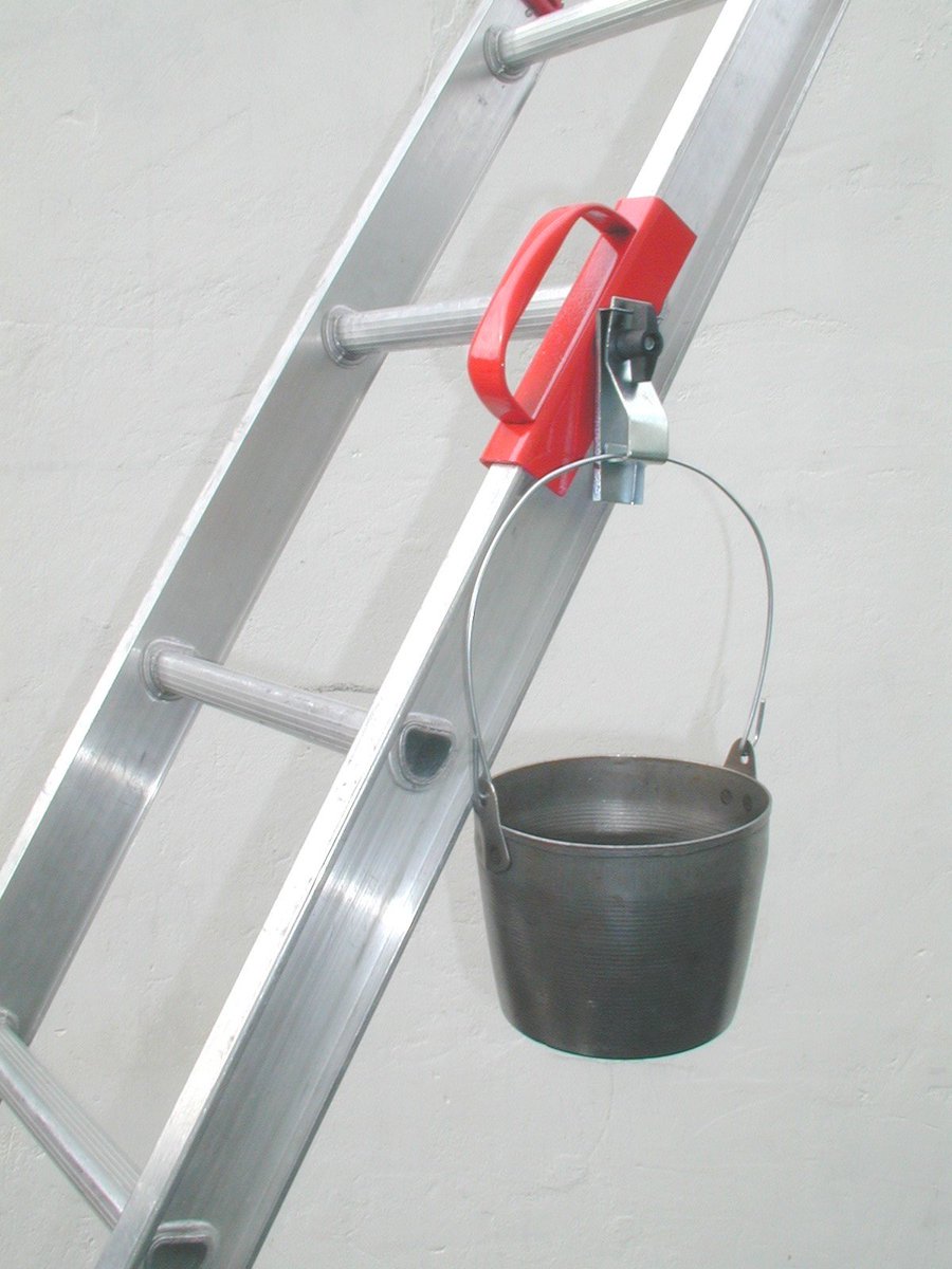 brush_mate's tweet photo. HAVE YOU HEARD OF THE BRUSH MATE CAN HANDLE?
Itβs a nifty gadget designed to keep your paint tin or kettle safe and accessible when working up a ladder! Available to buy from any Brush Mate stockist.
#BrushMate #PaintingHack #FAQ #CanHandle https://t.co/UXKrcvvJfg