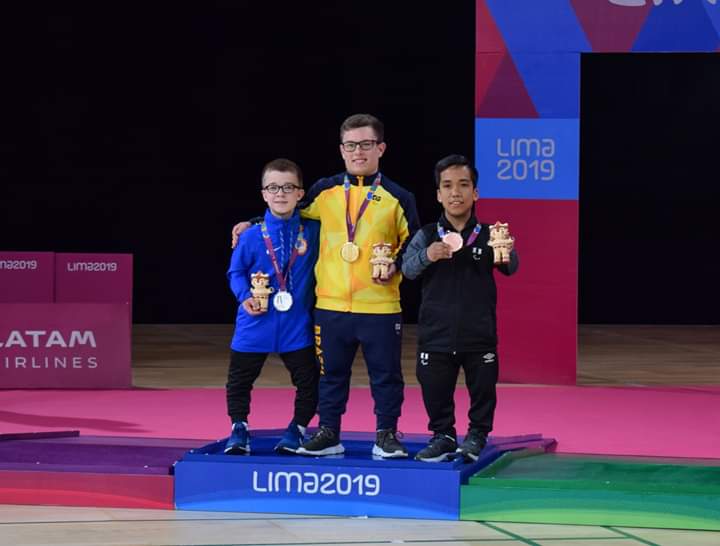 Aficionlinecom's tweet photo. #Parabádminton 🏸🥉🇵🇪  @hijosdelima2019

El parabadmintonista #JesúsSalvá fue premiado con la medalla de bronce en los Juegos #Parapanamericanos #Lima2019 #MiAficiónxLima2019

Fotos: Ariana Beraún – Gabriela Baca / @Aficionlinecom https://t.co/kzEdtFYiDt